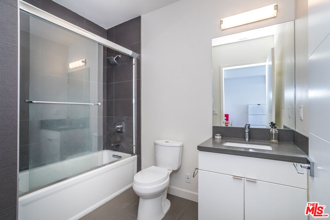 105 S Mariposa Ave Unit: 507