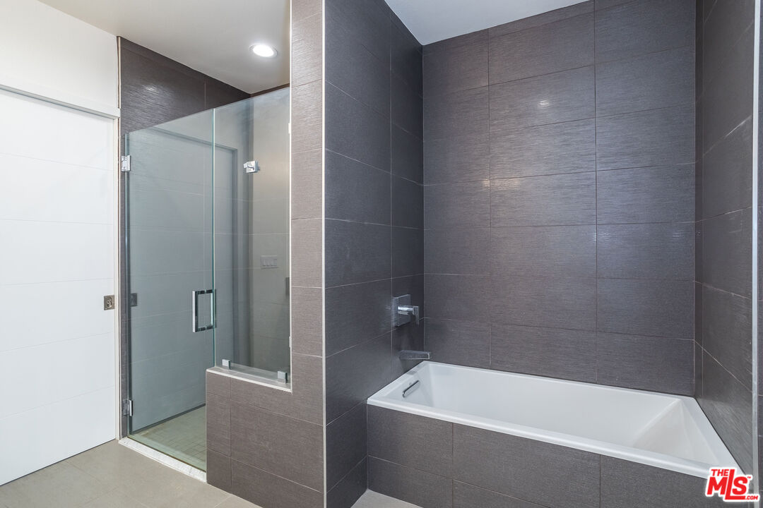 105 S Mariposa Ave Unit: 507