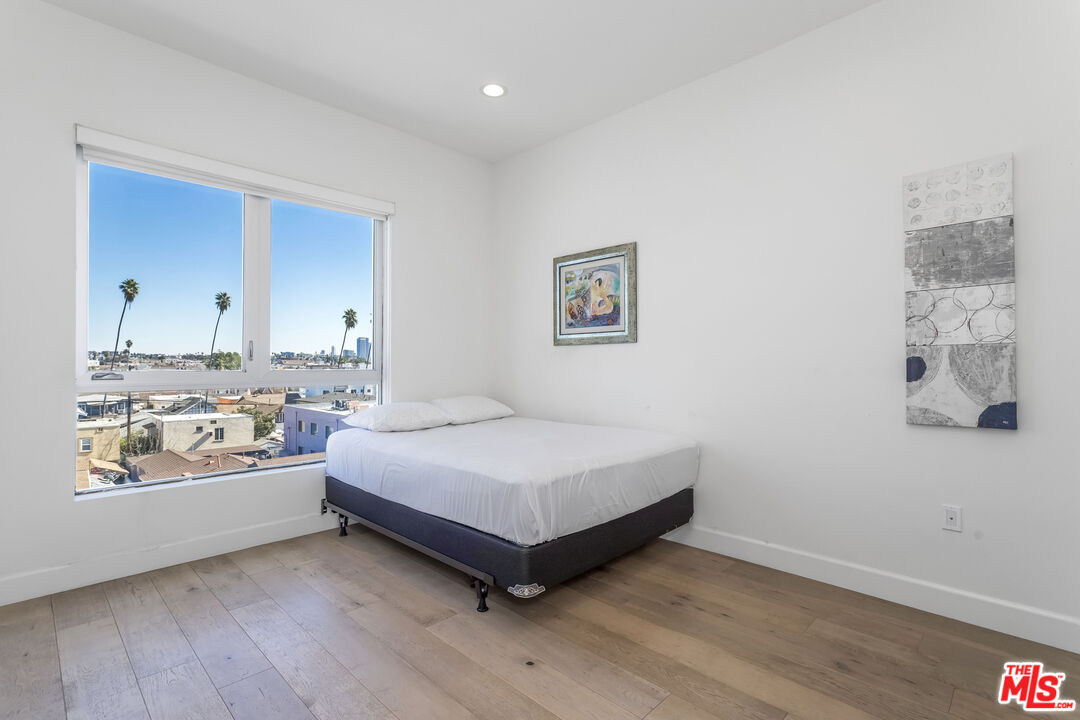 105 S Mariposa Ave Unit: 507