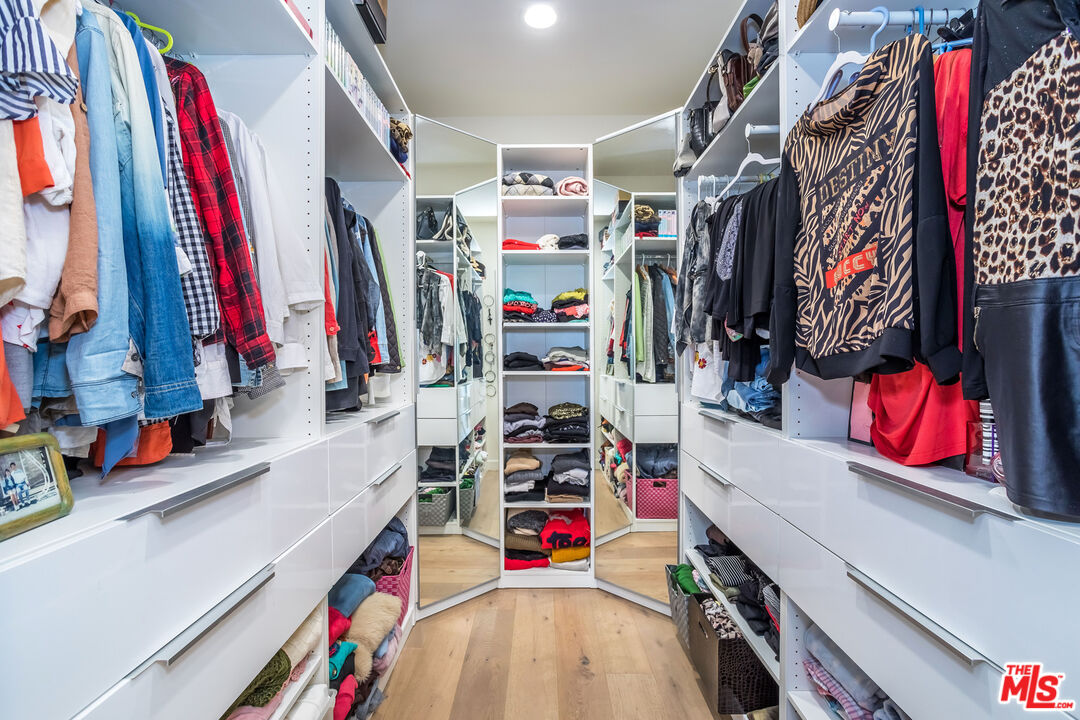 105 S Mariposa Ave Unit: 507