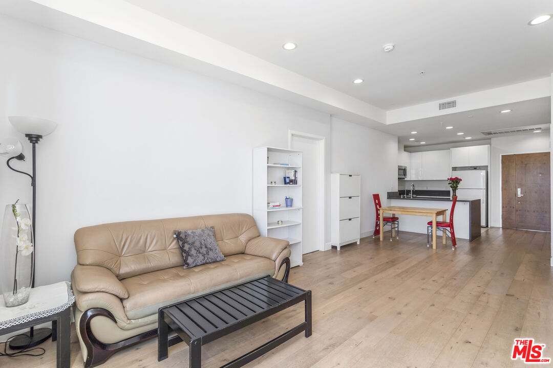 105 S Mariposa Ave Unit: 507