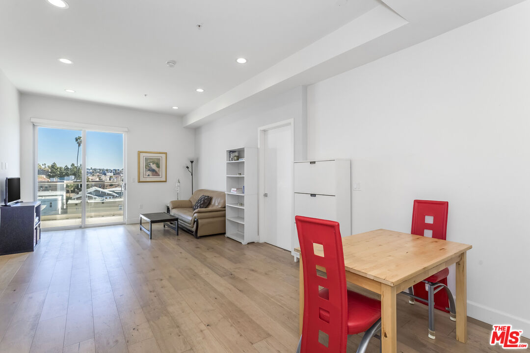 105 S Mariposa Ave Unit: 507