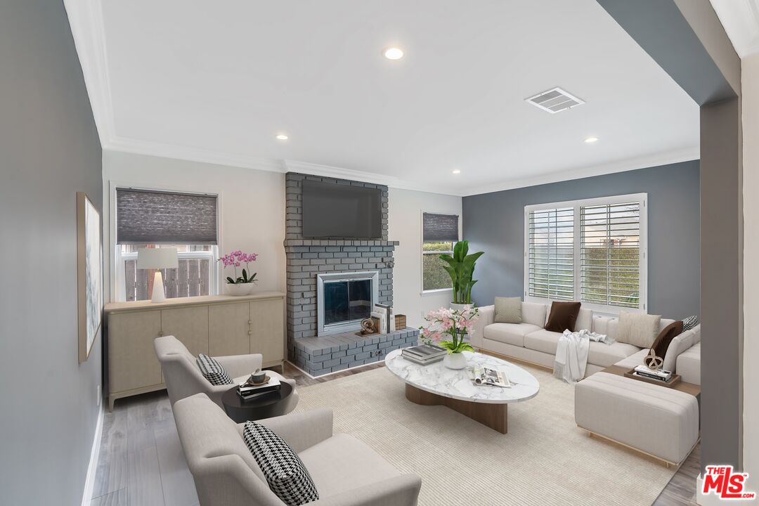 6713 Saint Clair Ave