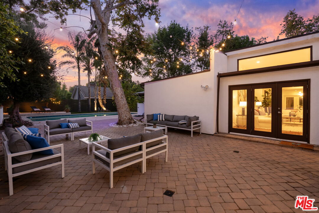 4745 Caritina Dr