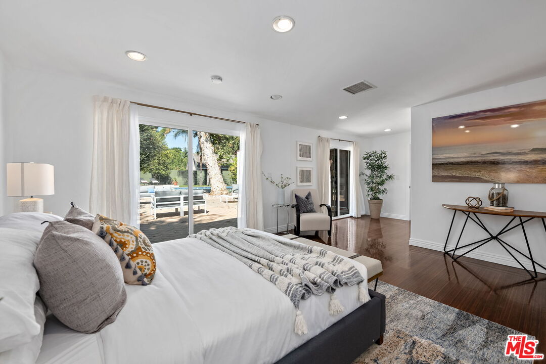 4745 Caritina Dr