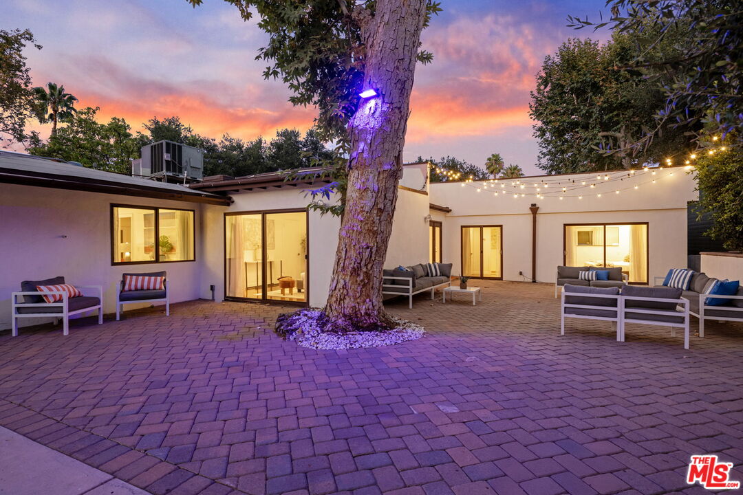 4745 Caritina Dr