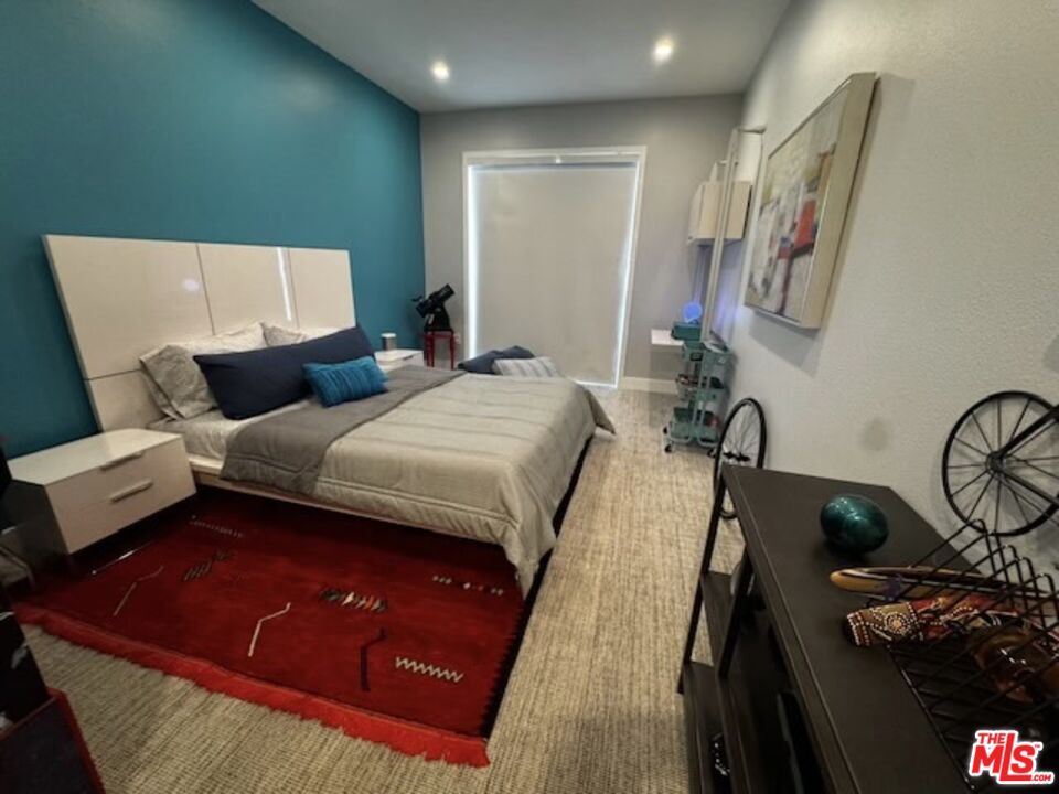 4820 Bellflower Ave Unit: 208
