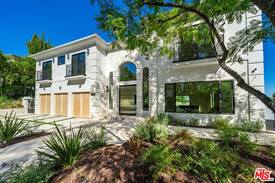 12001 Crest Ct
