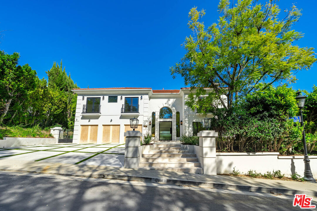 12001 Crest Ct