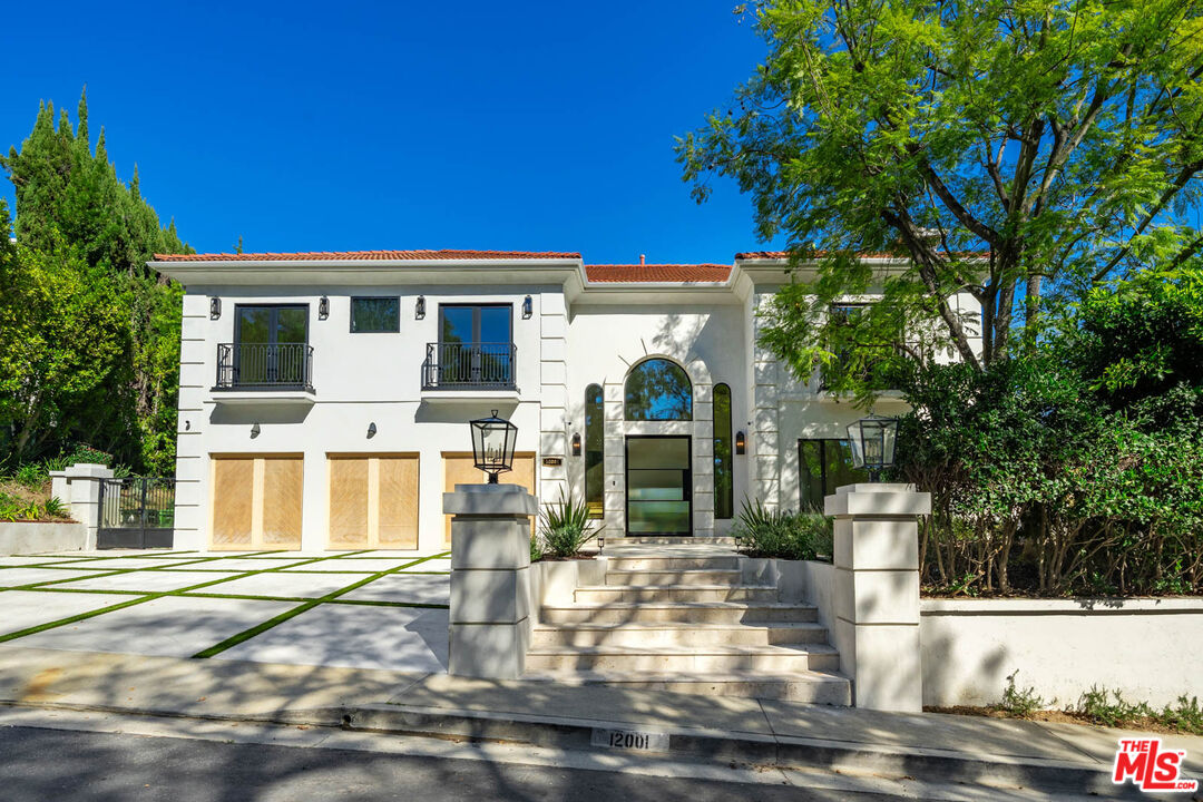 12001 Crest Ct