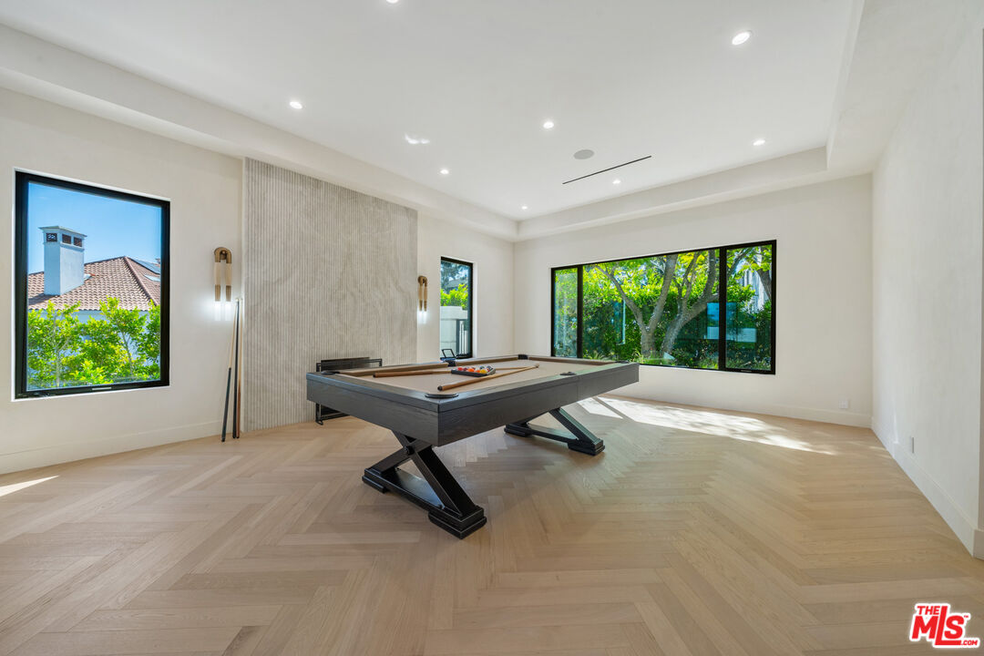 12001 Crest Ct