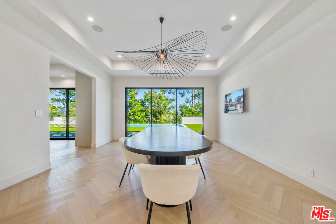 12001 Crest Ct