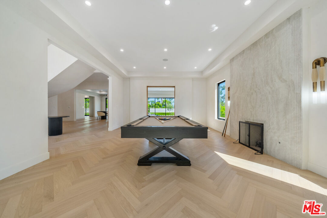 12001 Crest Ct
