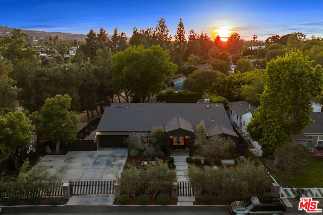 4417 Gentry Ave