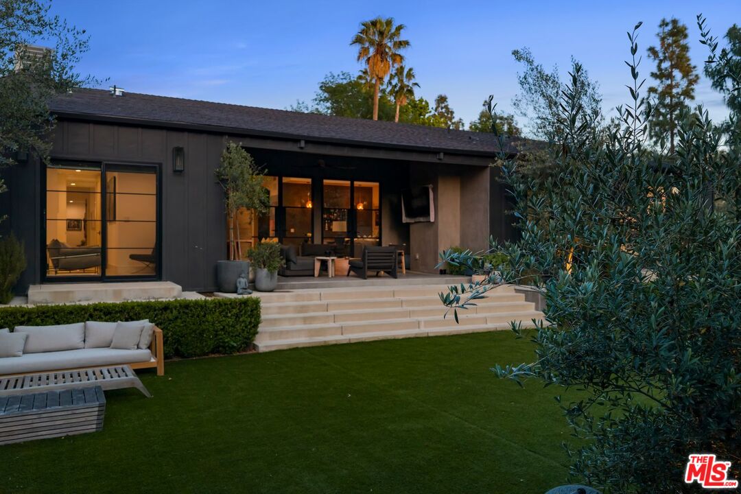 4417 Gentry Ave
