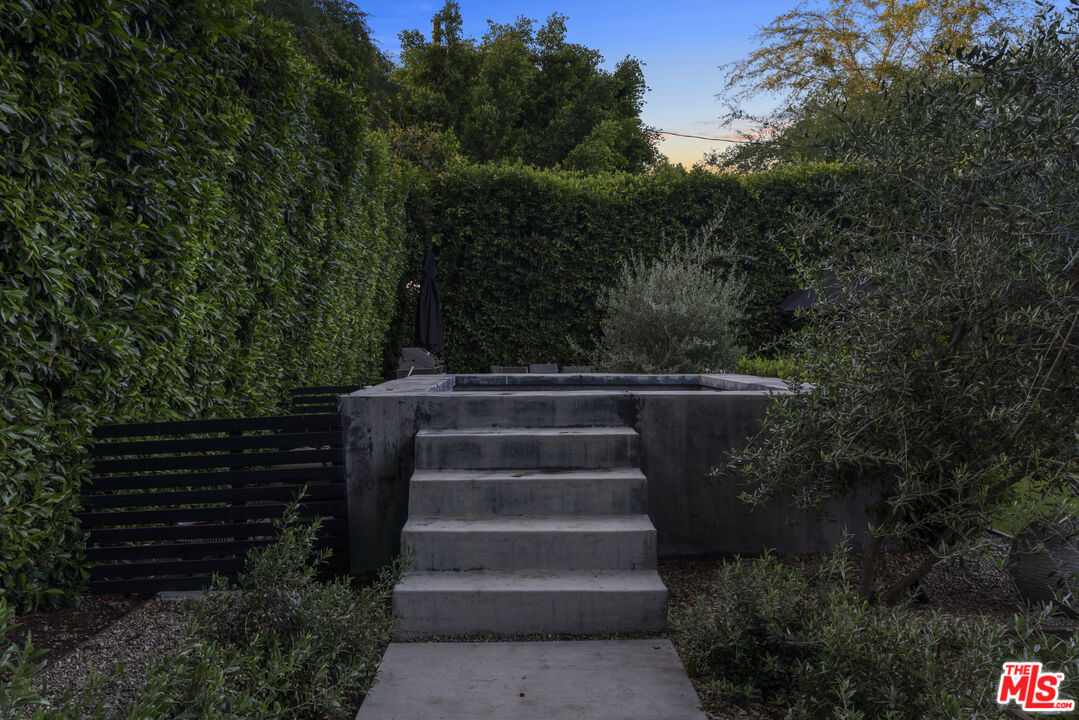 4417 Gentry Ave