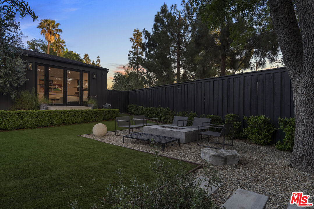 4417 Gentry Ave