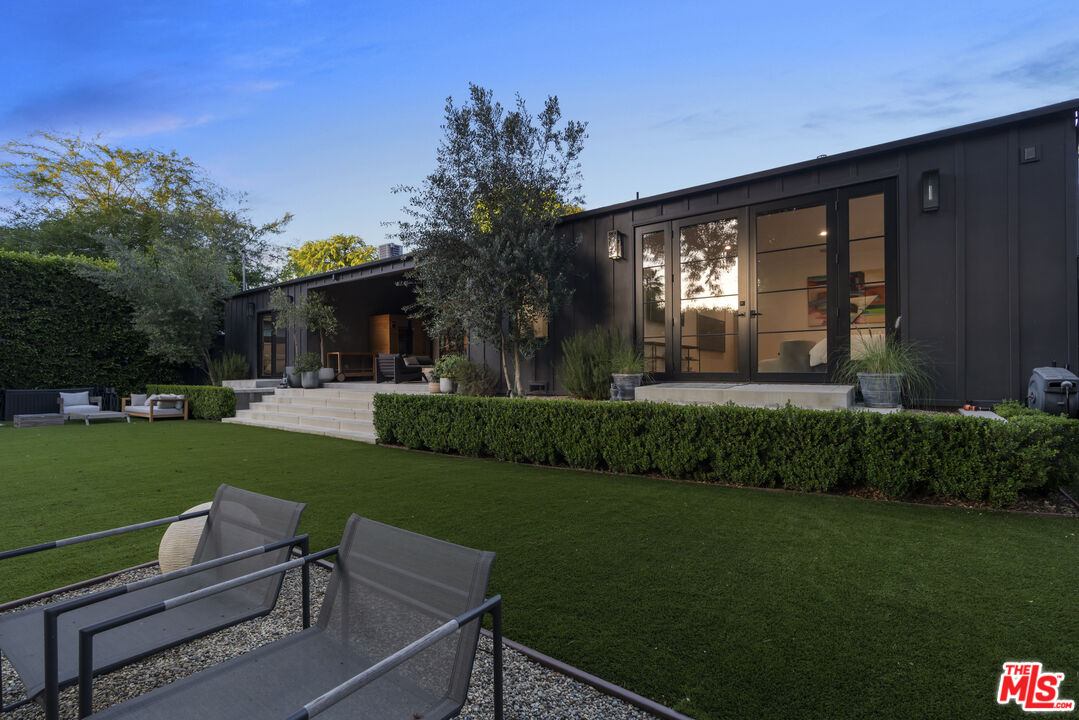 4417 Gentry Ave