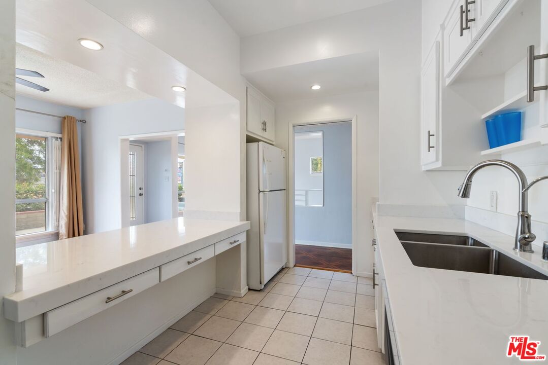 6423 Lexington Ave