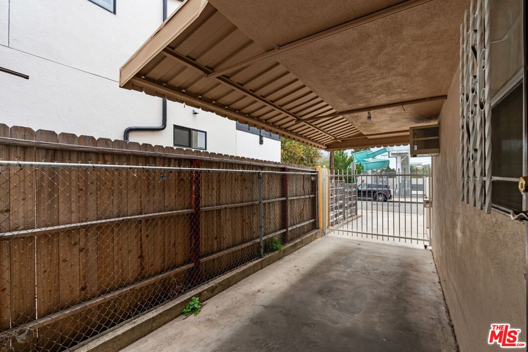 6423 Lexington Ave