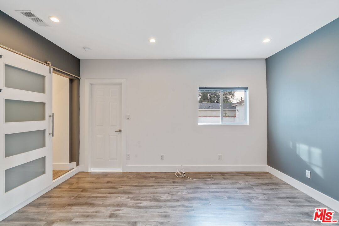 6711 Saint Clair Ave