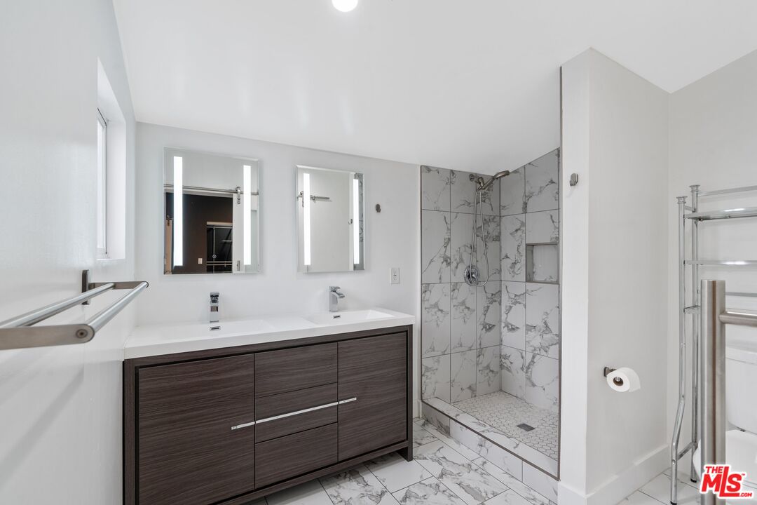 6711 Saint Clair Ave