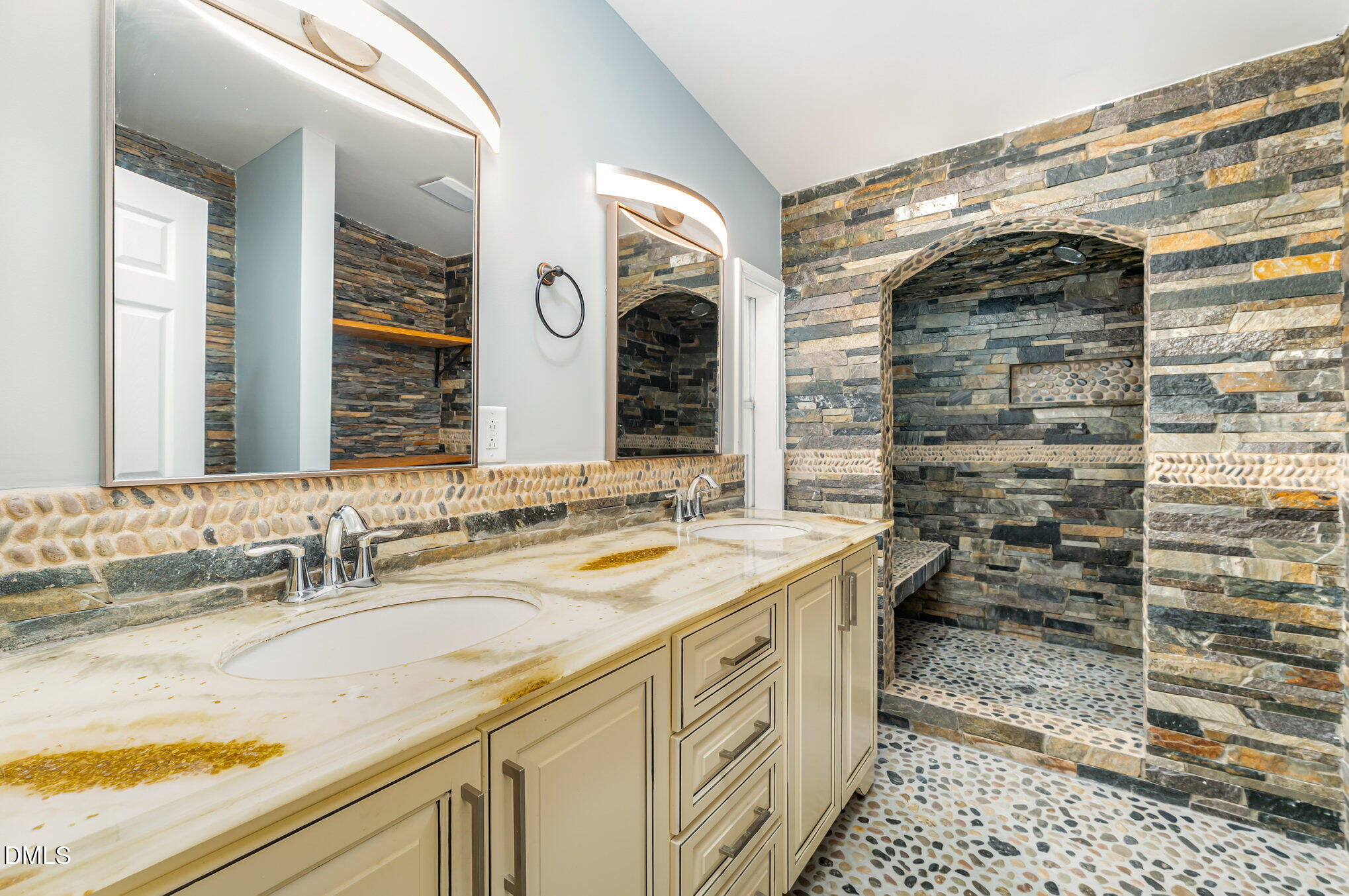 7810 Us Highway 301 S