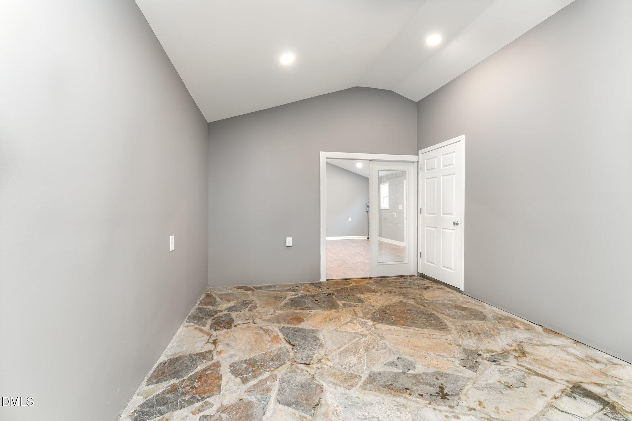 7810 Us Highway 301 S