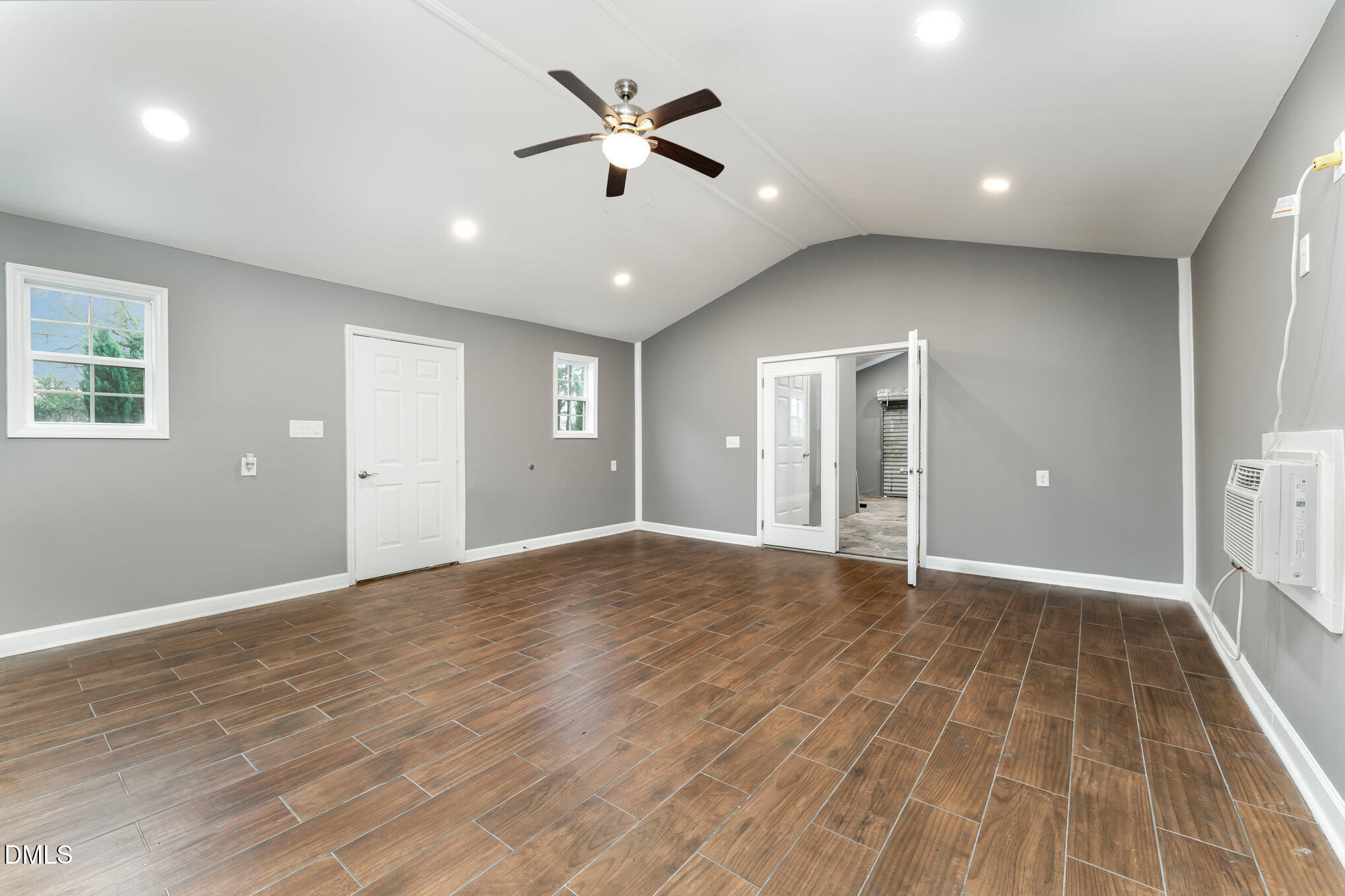 7810 Us Highway 301 S