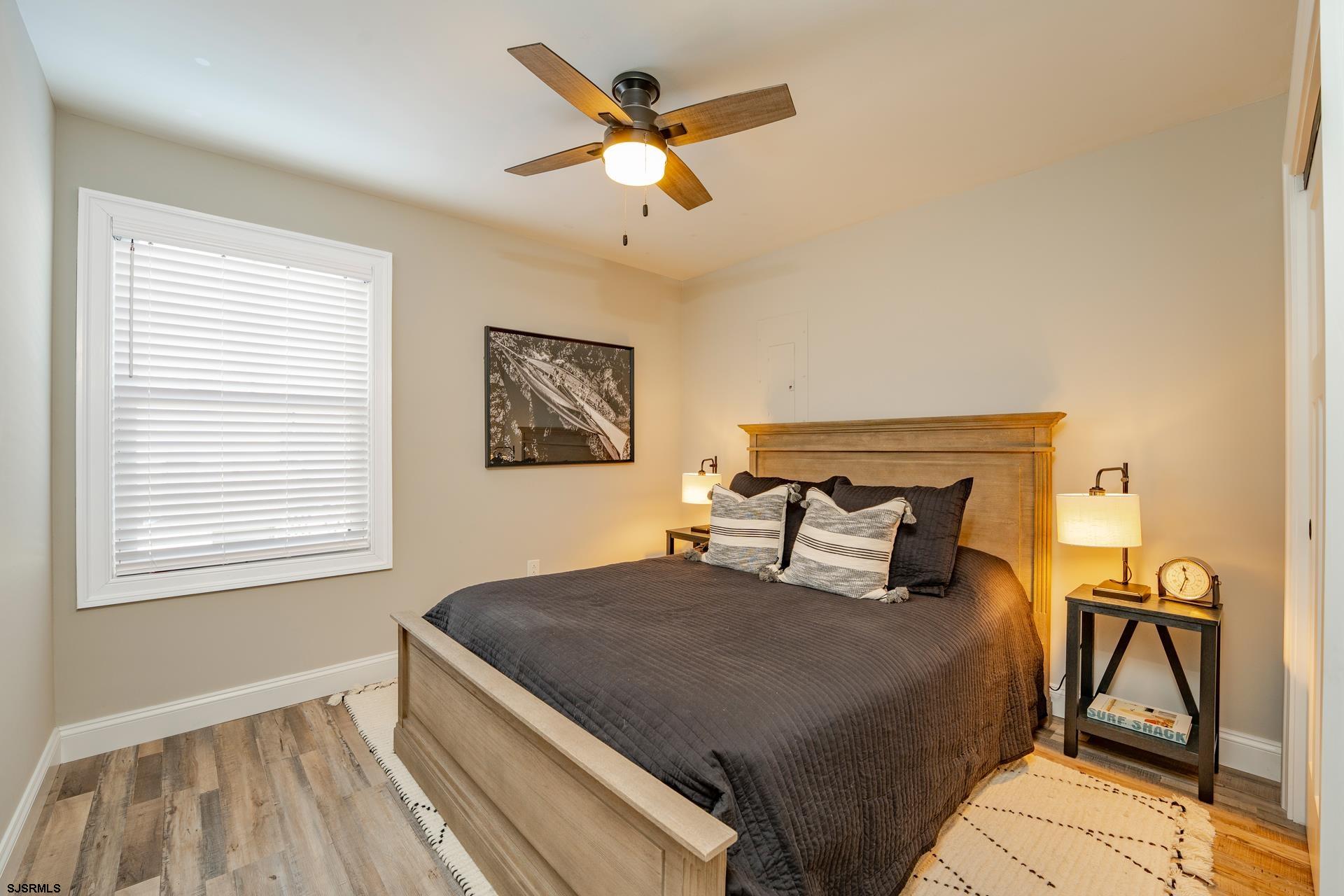 928 Bay Ave Unit: 1
