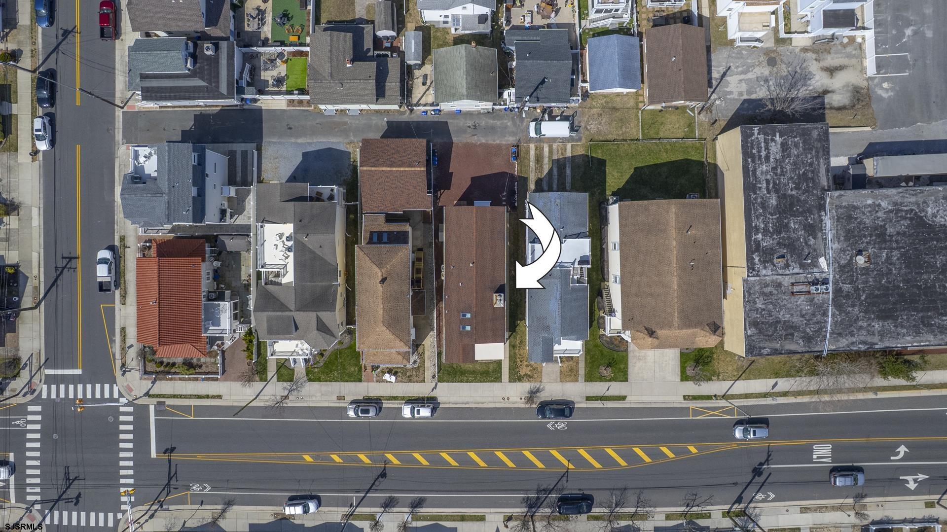 928 Bay Ave Unit: 1