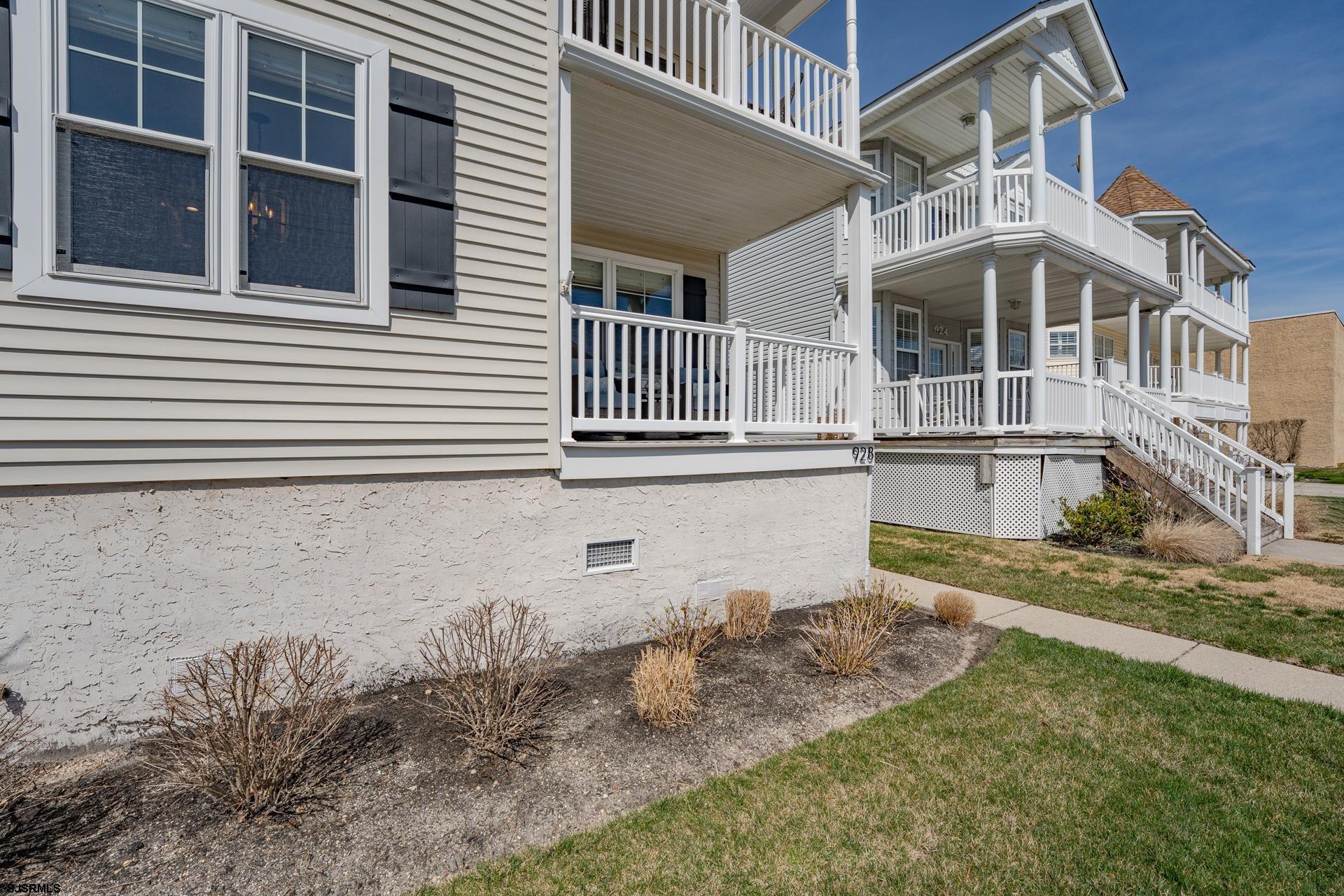 928 Bay Ave Unit: 1