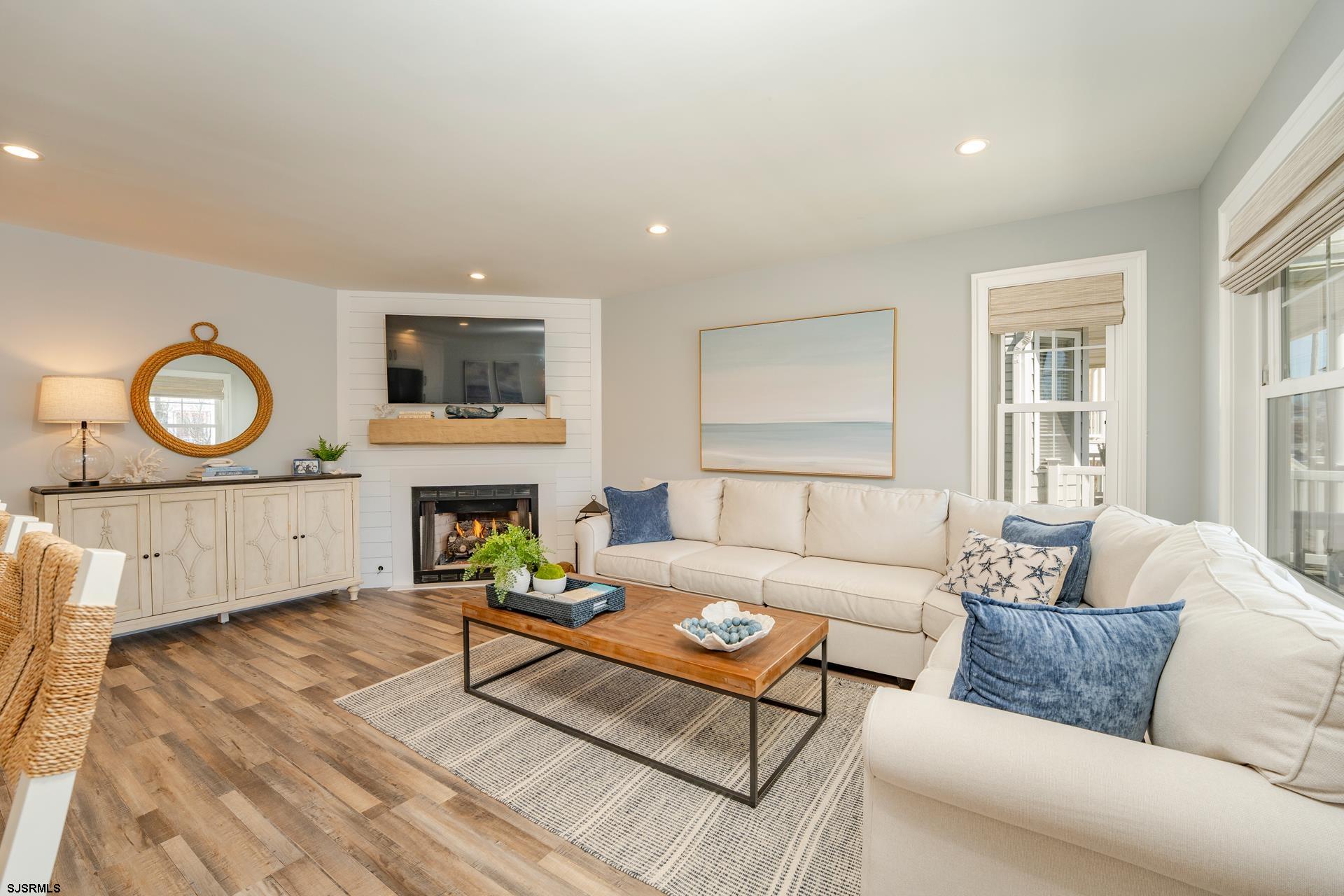 928 Bay Ave Unit: 1