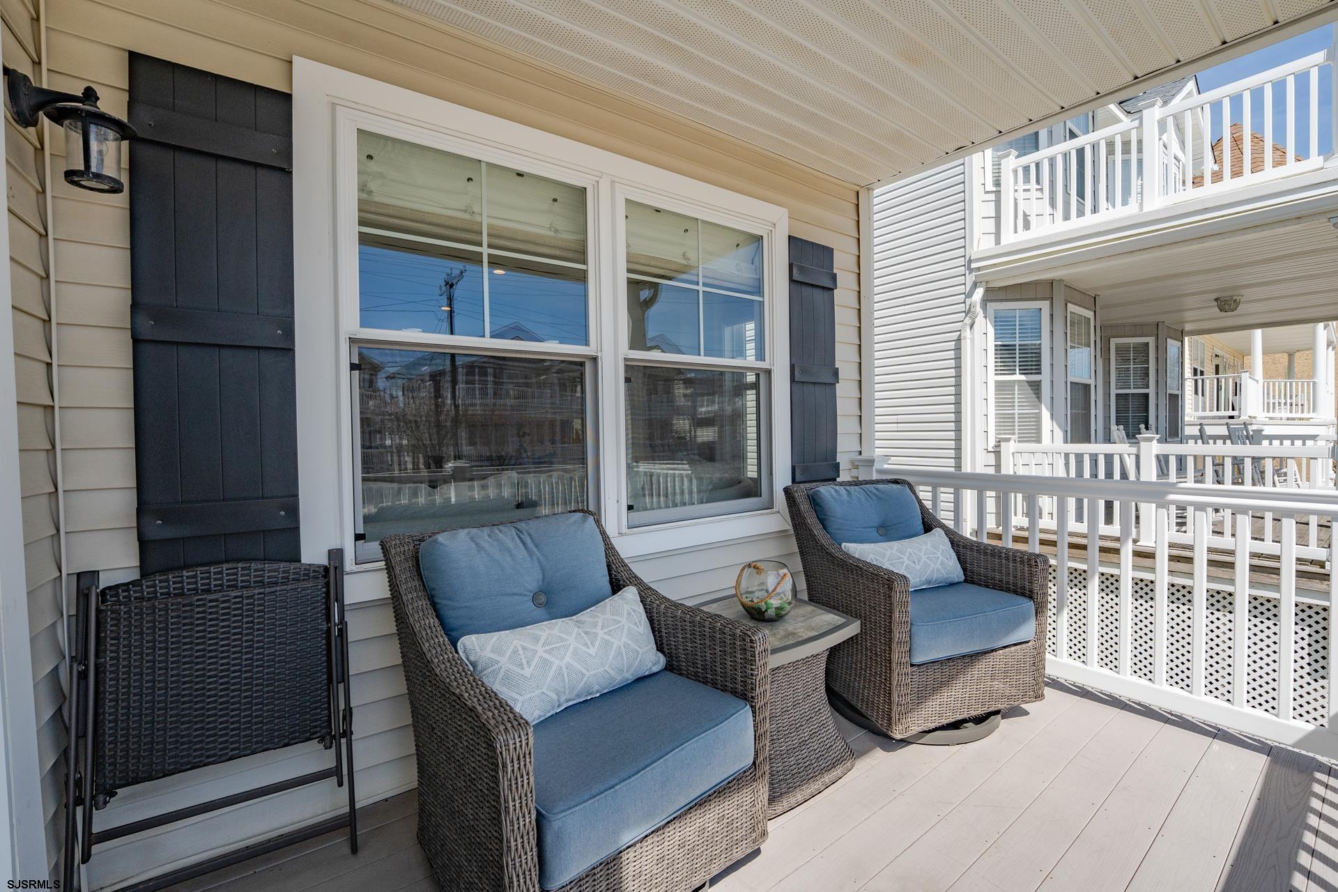 928 Bay Ave Unit: 1