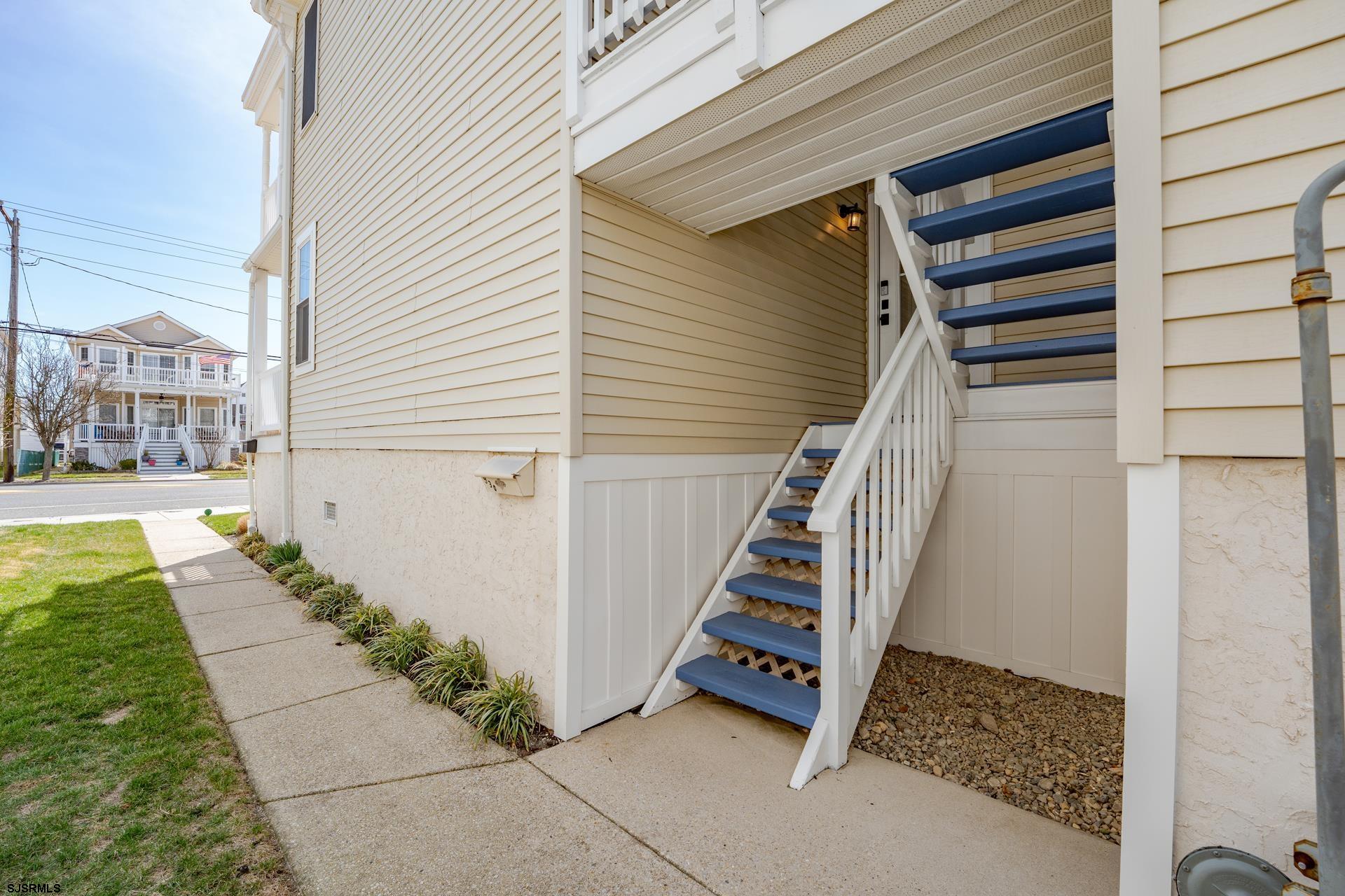 928 Bay Ave Unit: 1