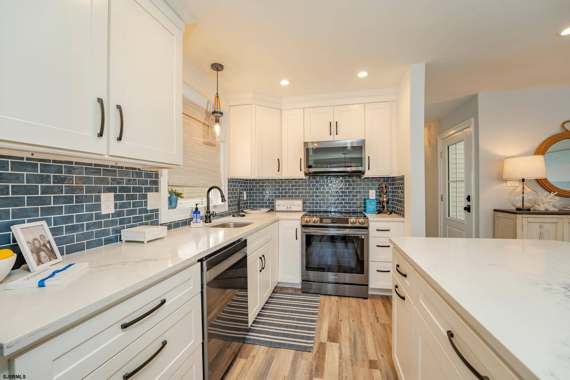 928 Bay Ave Unit: 1