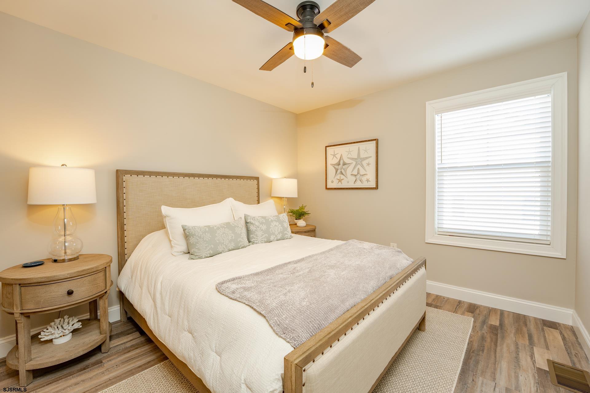 928 Bay Ave Unit: 1