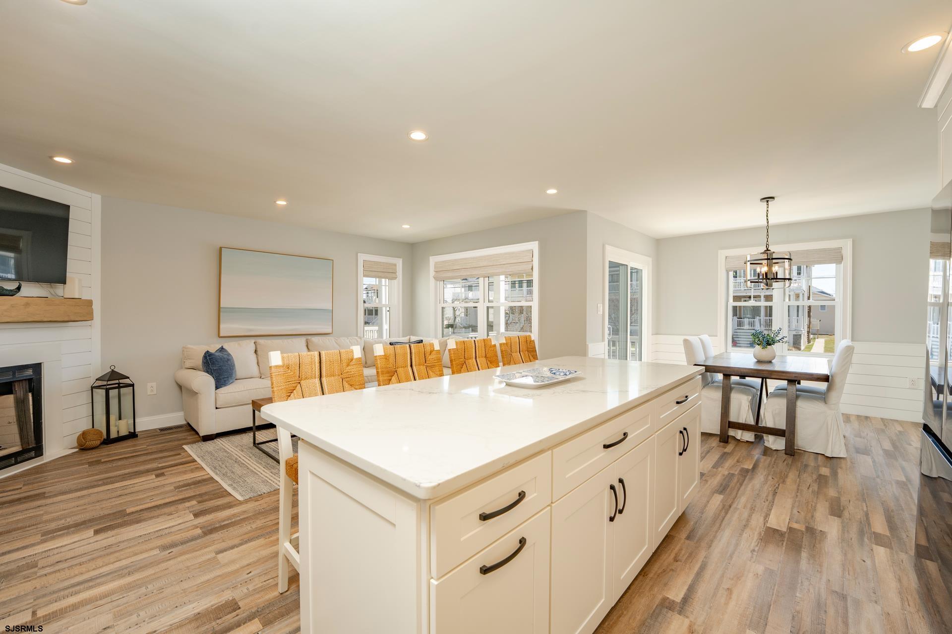 928 Bay Ave Unit: 1