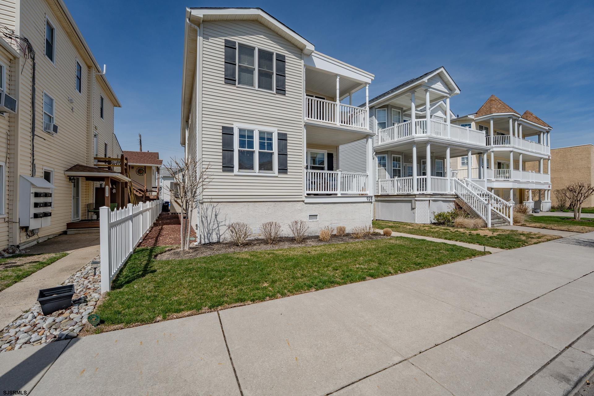 928 Bay Ave Unit: 1