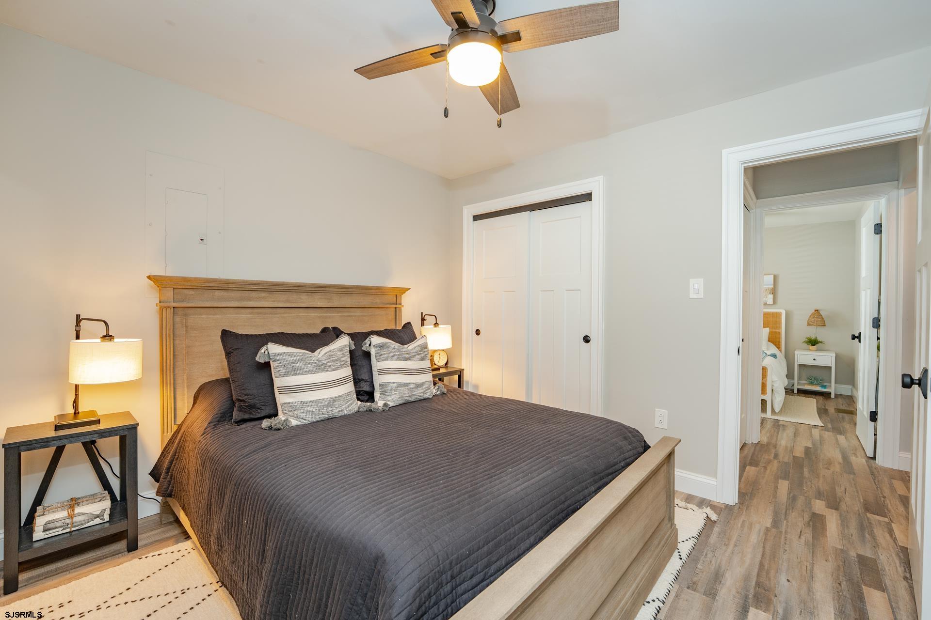 928 Bay Ave Unit: 1