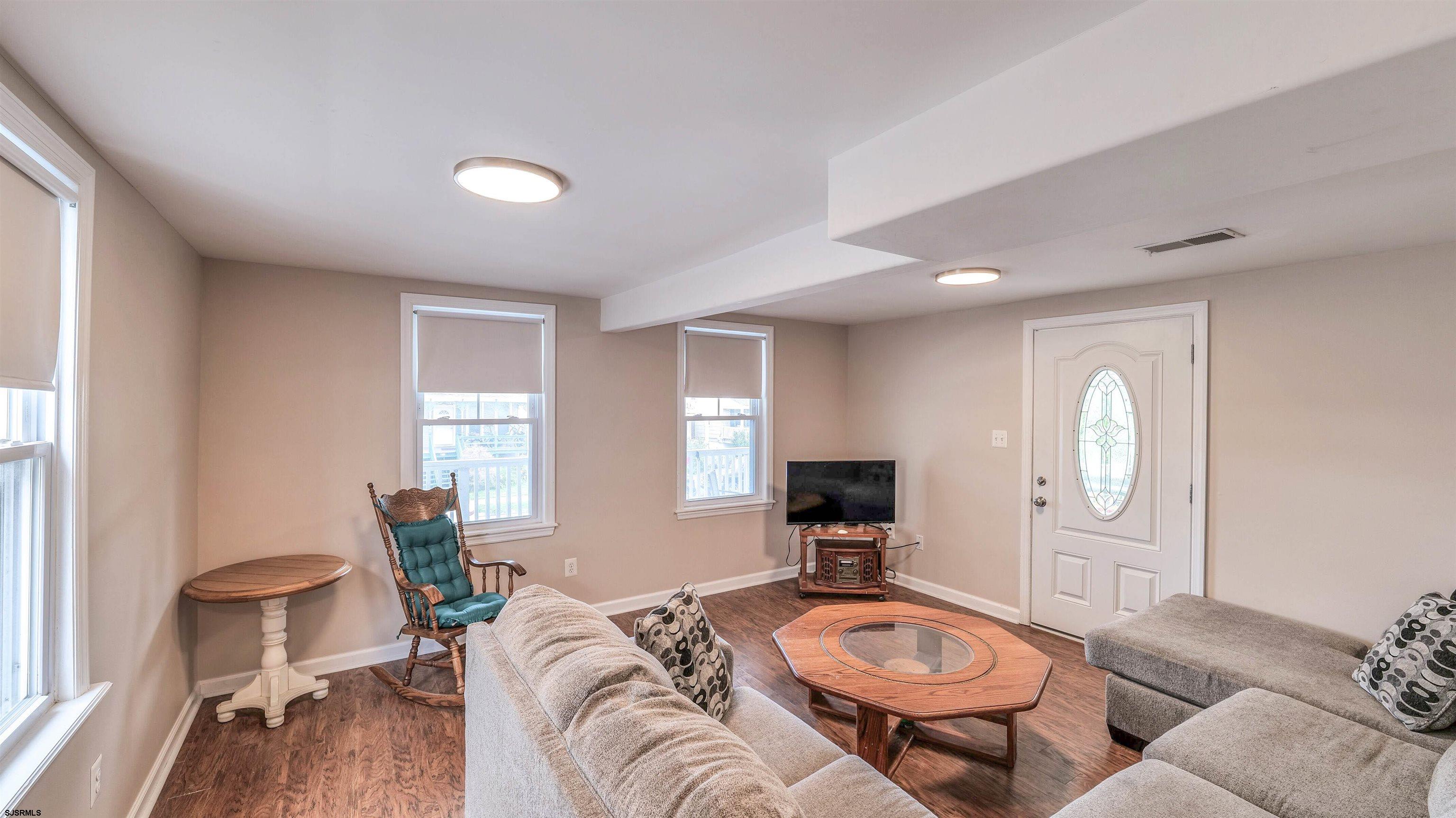 420 Central Ave Unit: 2