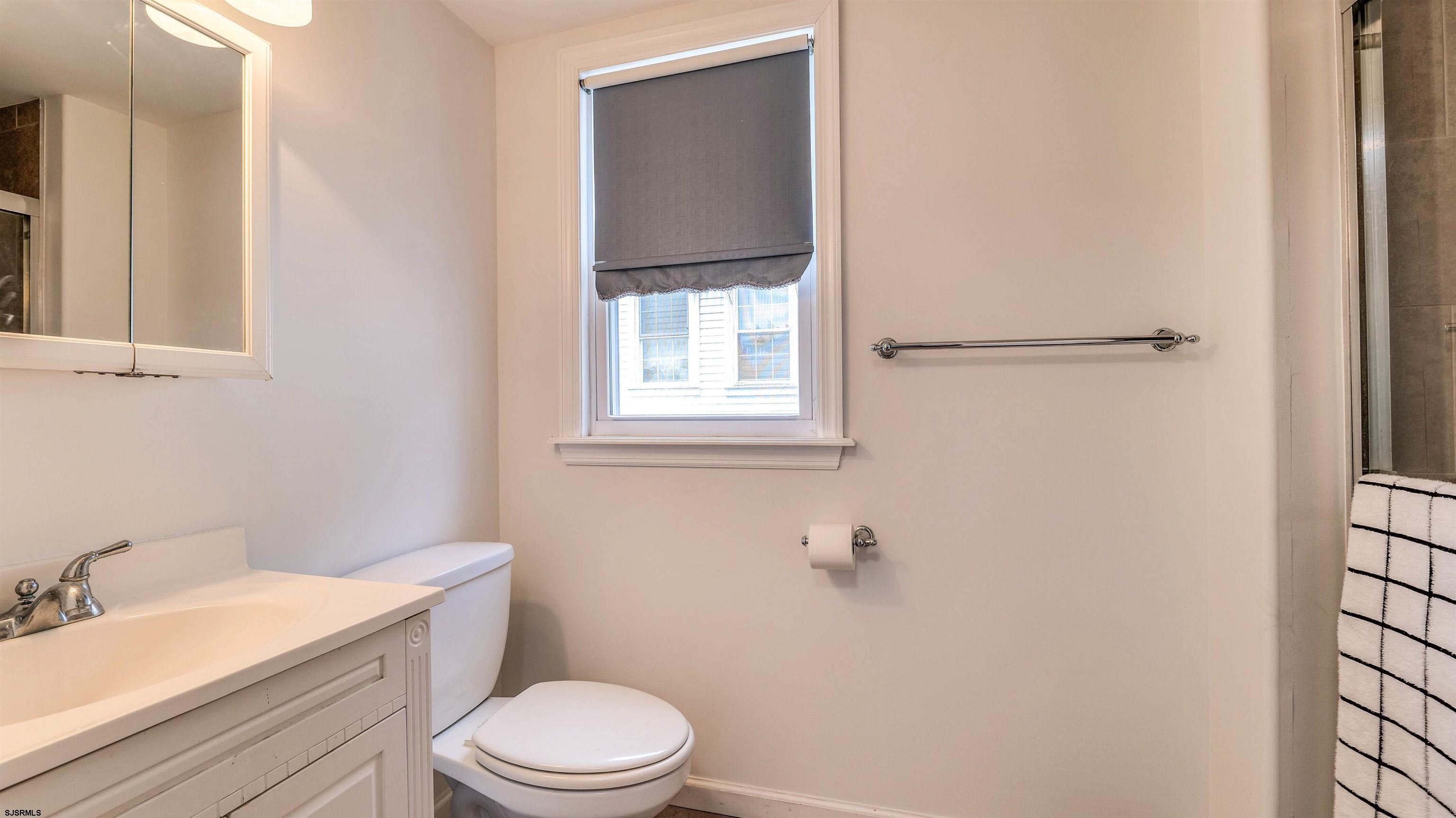 420 Central Ave Unit: 2