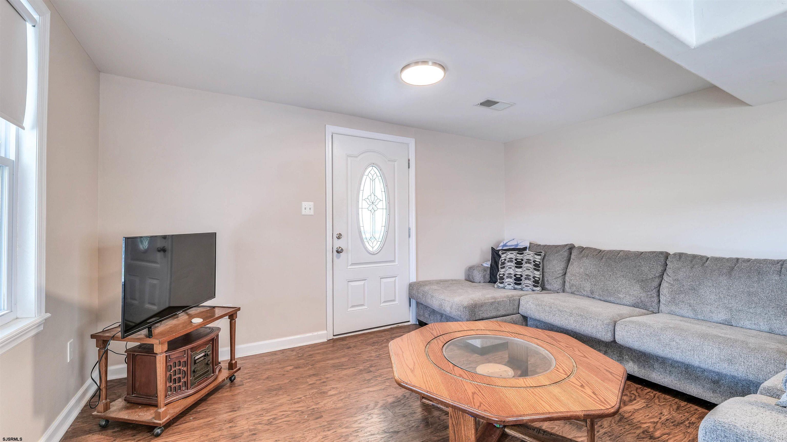 420 Central Ave Unit: 2