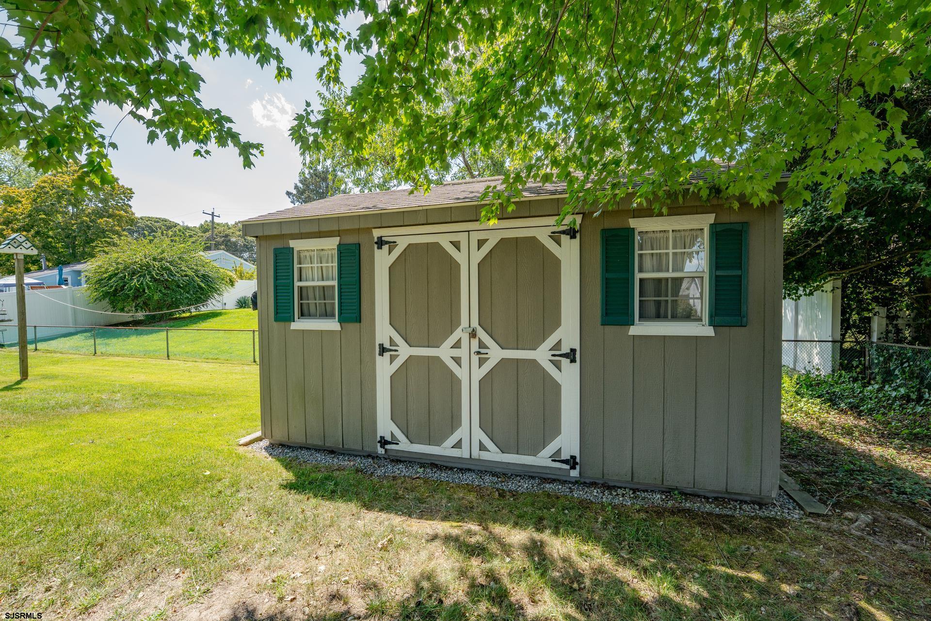 14 Merion Dr