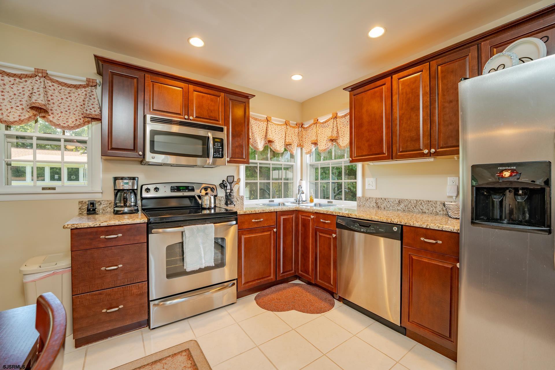 14 Merion Dr