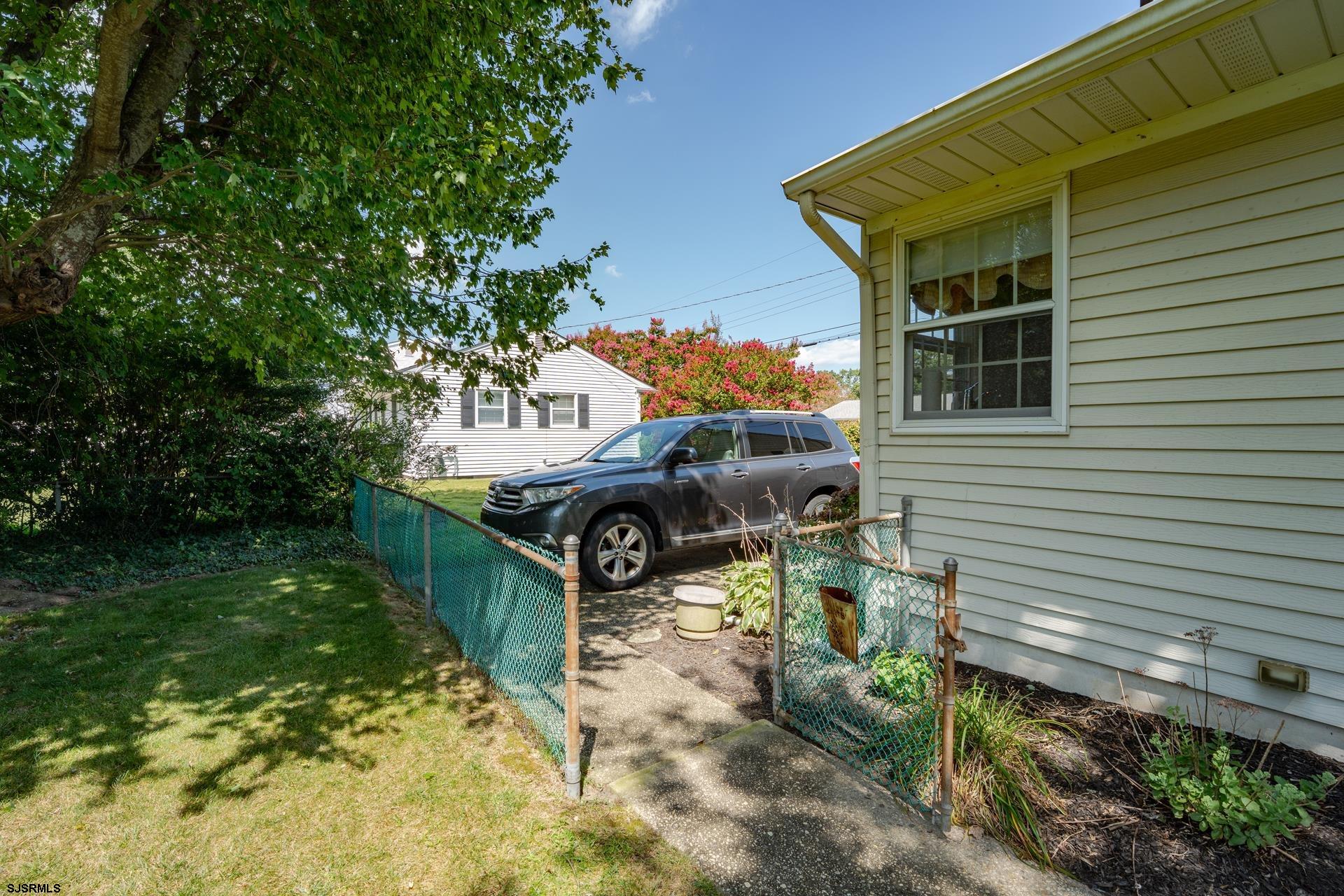 14 Merion Dr