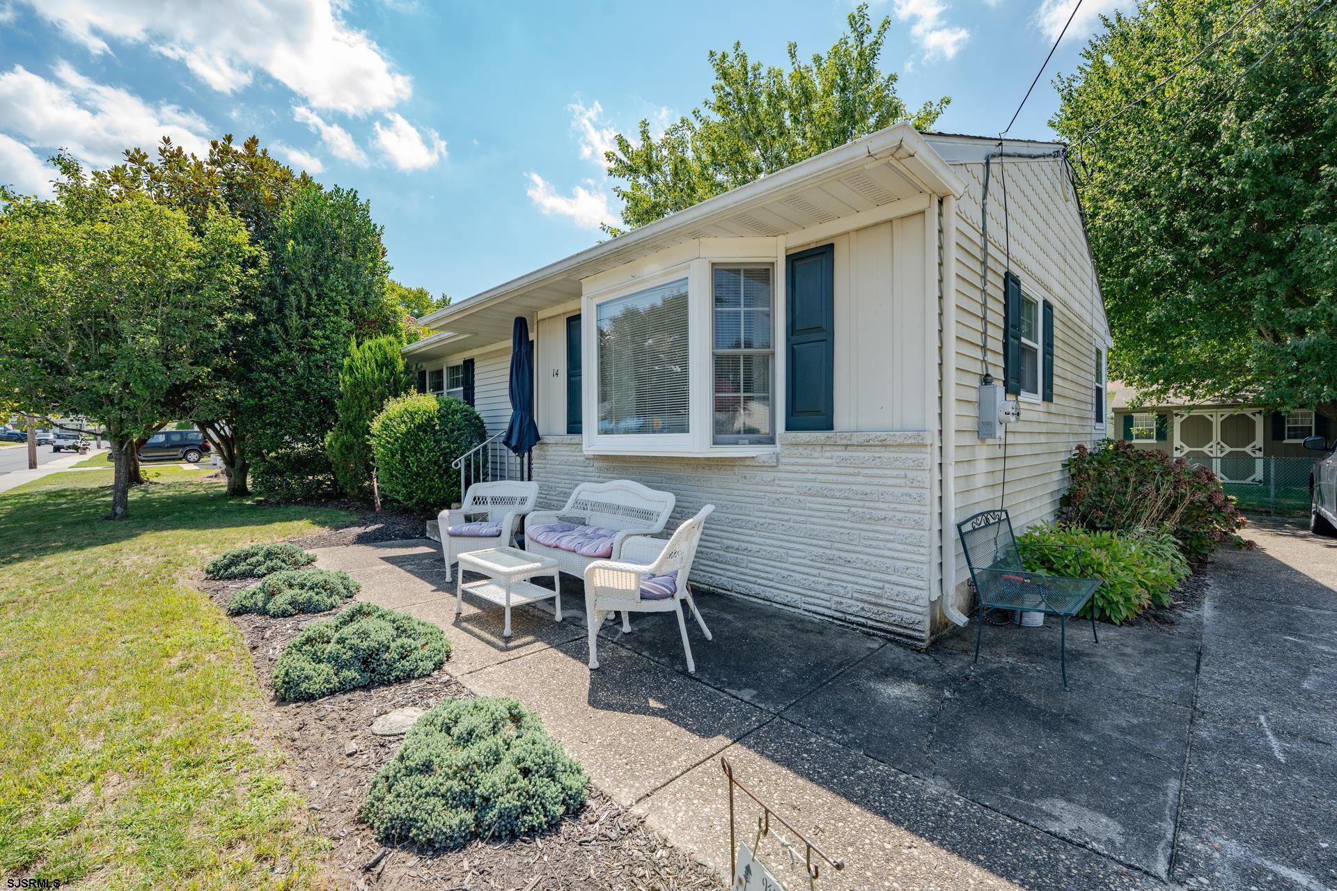 14 Merion Dr