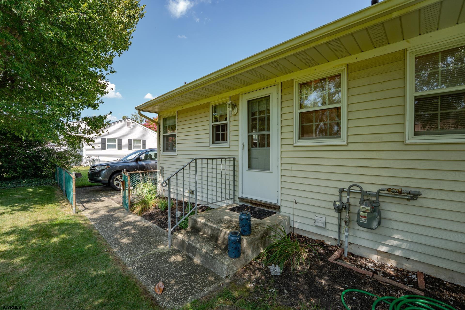 14 Merion Dr