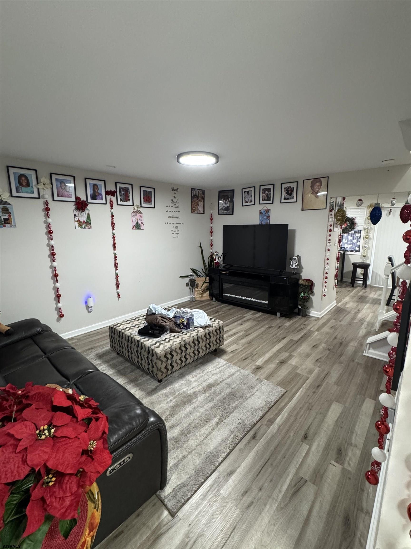 2818 Hawthorn Ct Unit: 2818 Hawthorn