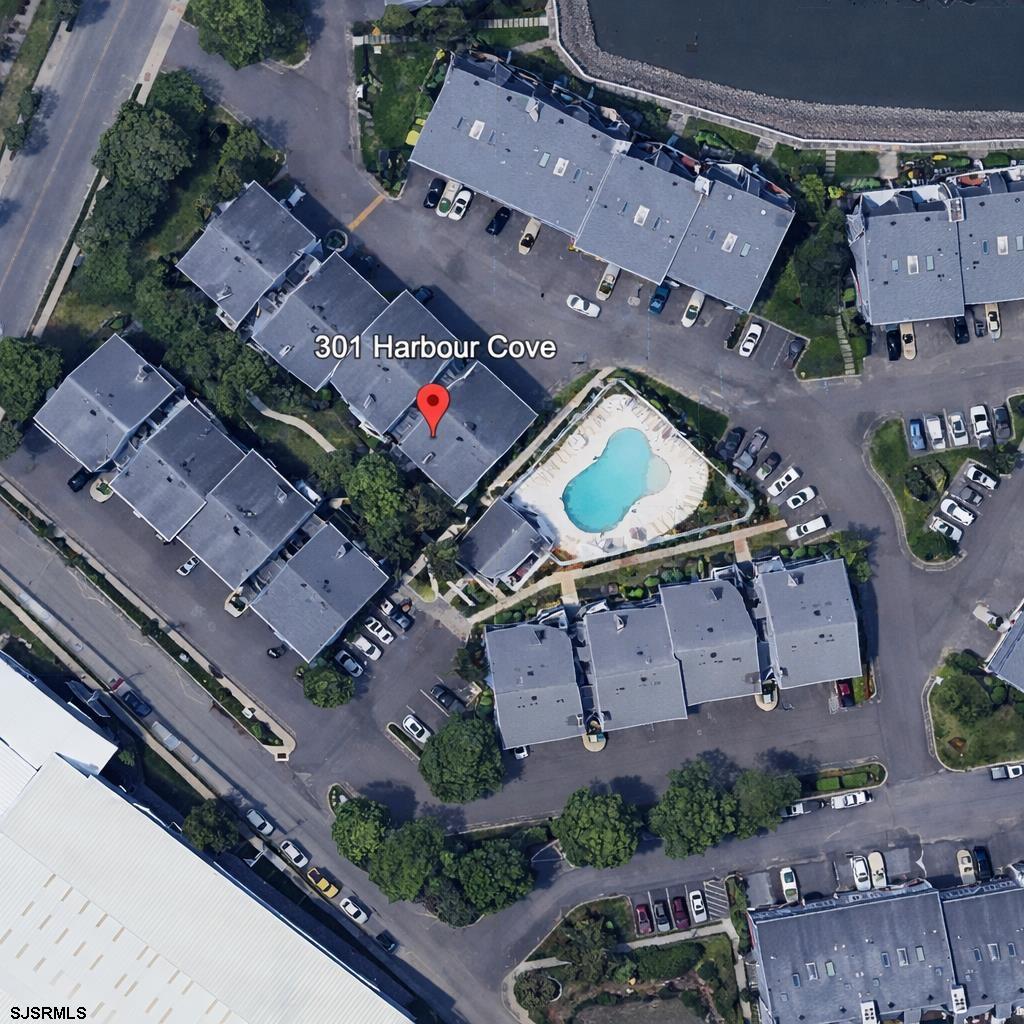 301 Harbour Cove Unit: 301